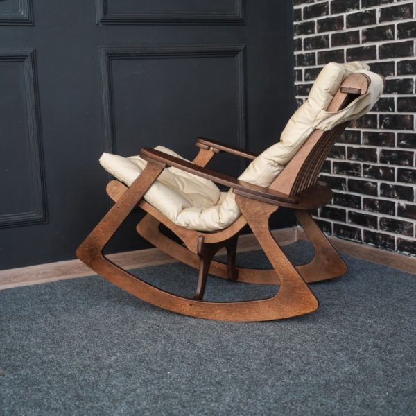 Кресло-качалка из фанеры: выбор модели и этапы изготовления своими руками